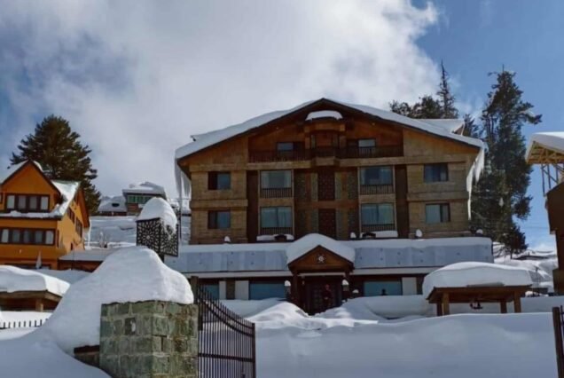 3 Star Hotel Booking in Kashmir